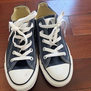 Converse navy blue